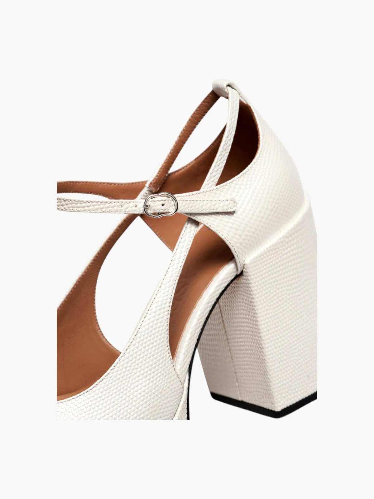 DOYOU Pumps | Embossed White