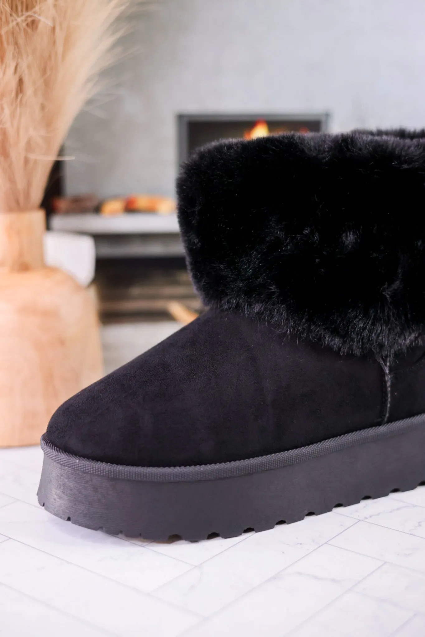 Everlie Black Faux Fur Booties