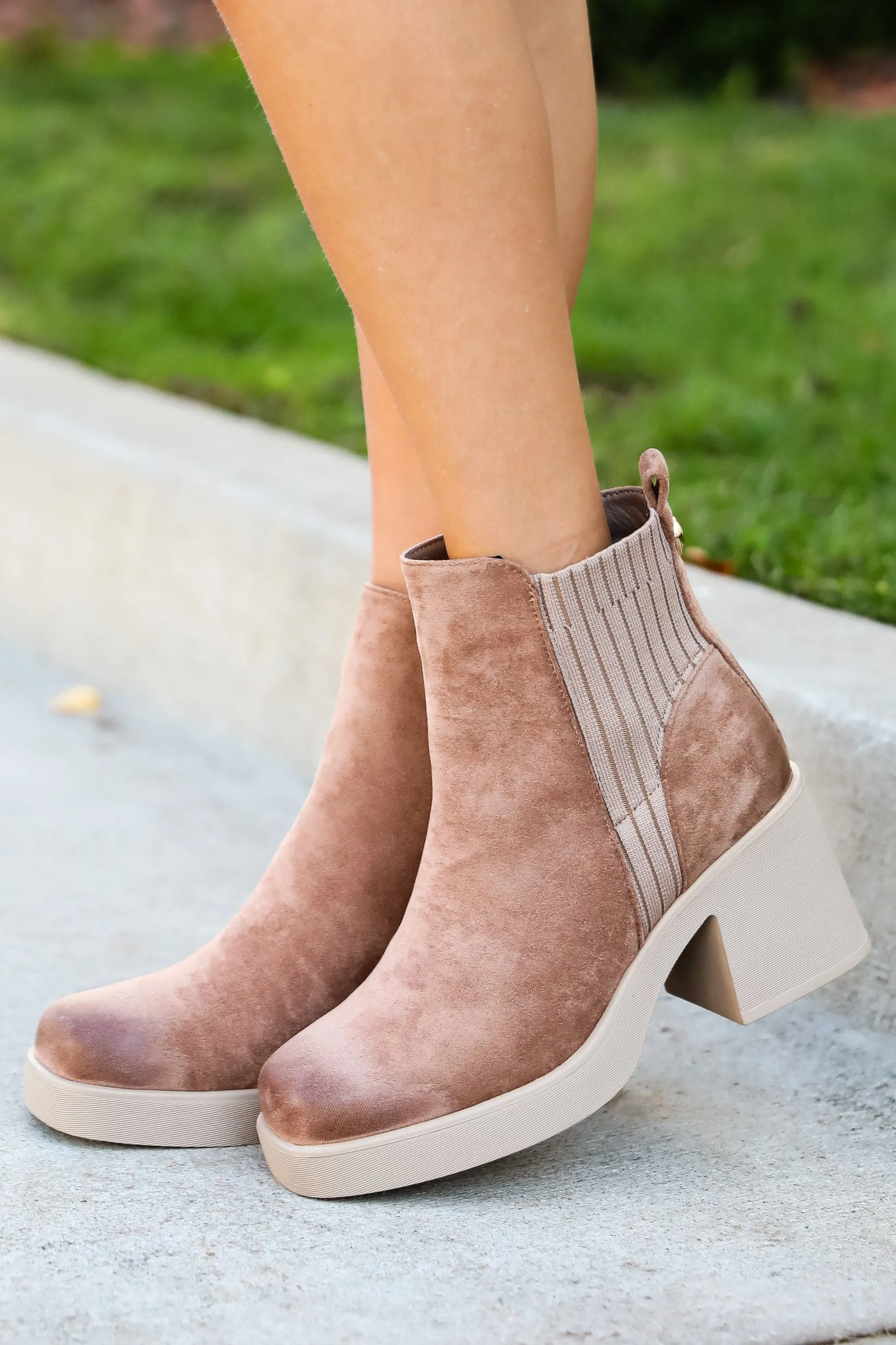 FINAL SALE - Get In Line Platform Booties