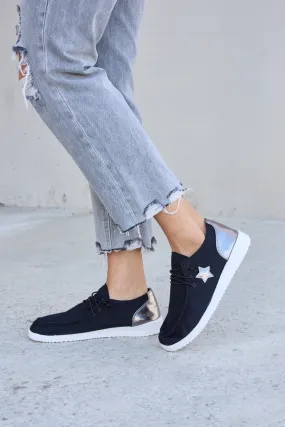 Forever Link Star Logo Lace-Up Low Top Black w/ Pewter Accent Comfy Flat Sneakers