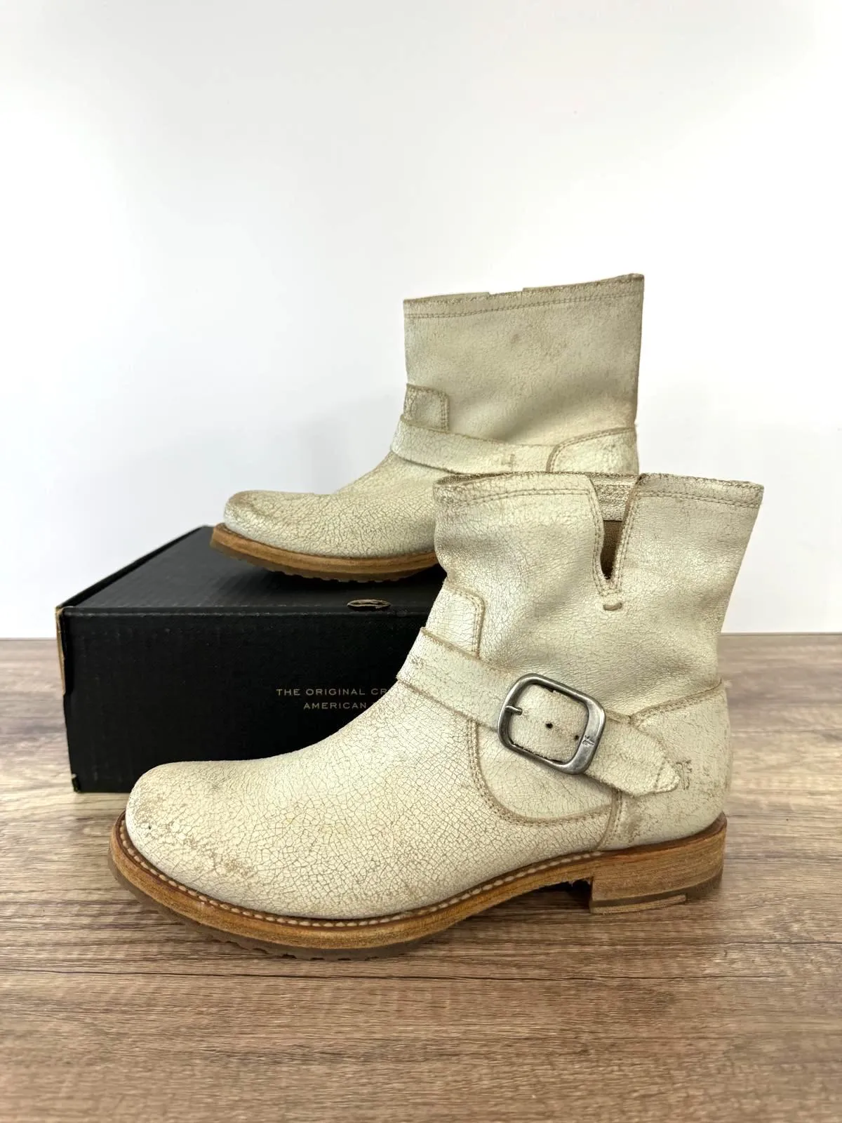 FRYE VERONICA DISTRESSED  LEATHER BOOTIES
