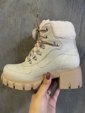 Ive Lug Sole sherpa detail lace up booties- Saffi-s