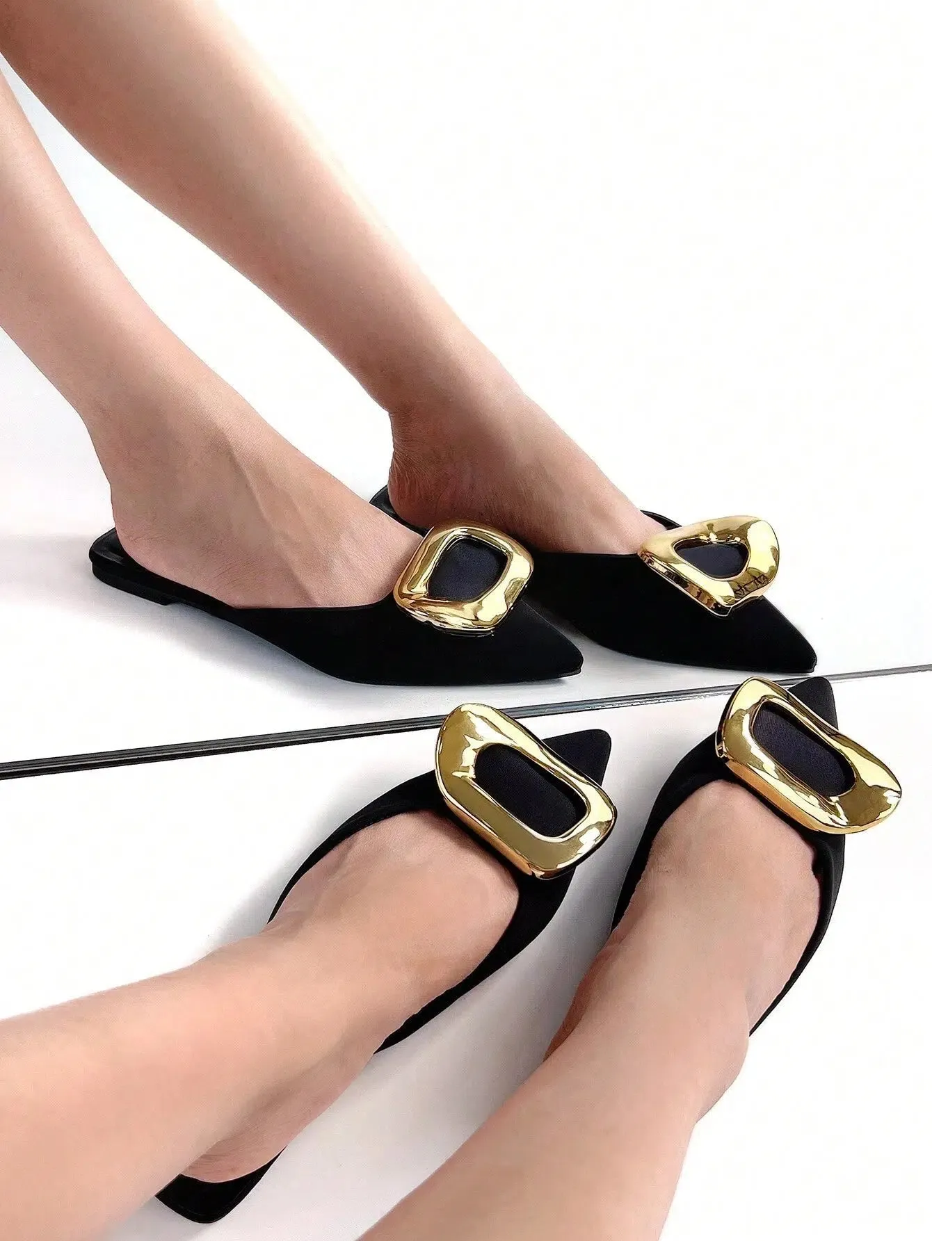 Julisse – Gold buckle – Slides