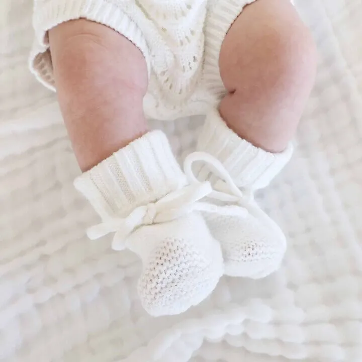 Knit Newborn Bow Booties | Light Ivory