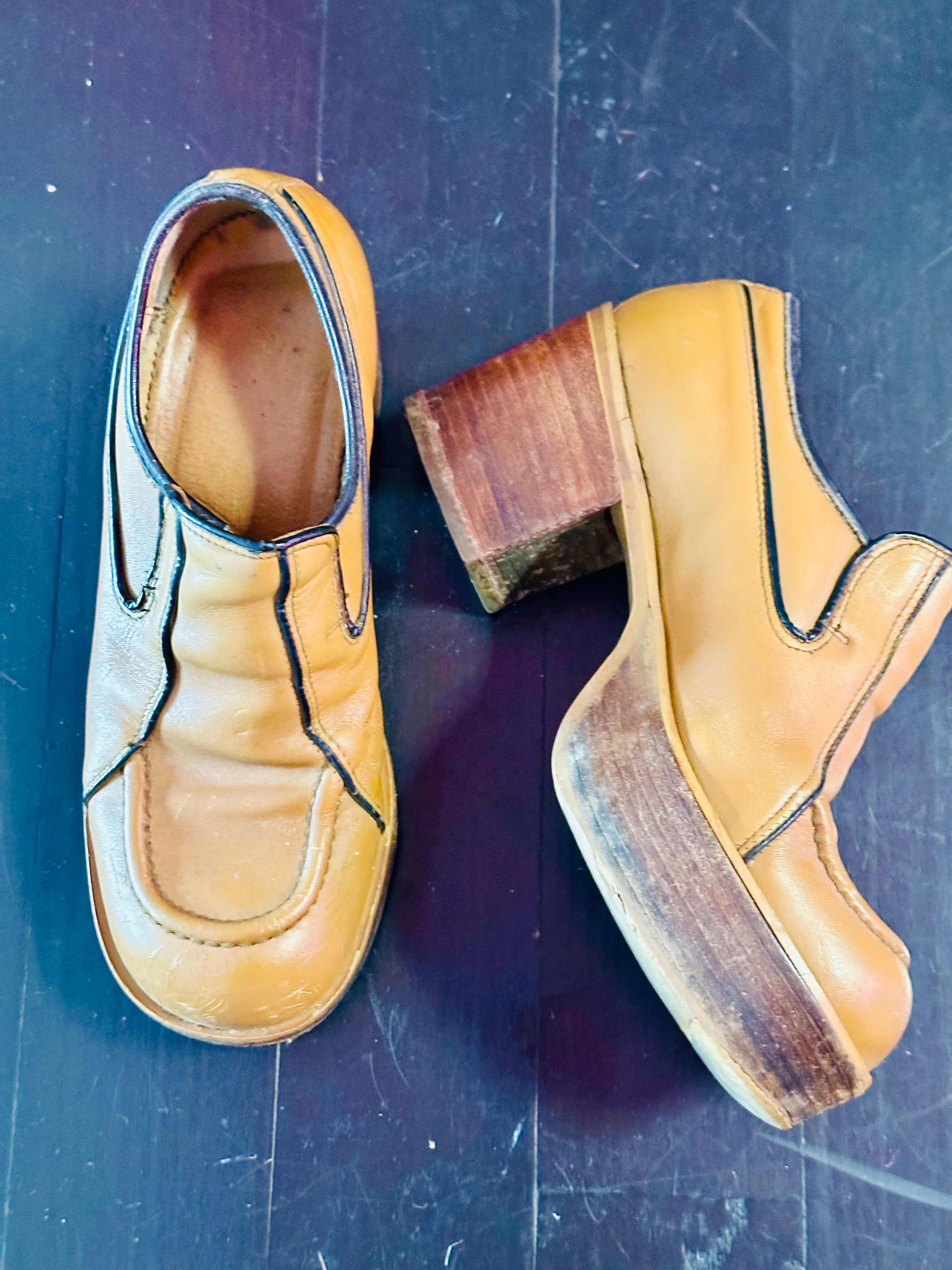 Rare Tan Leather 70s Platform Shoes