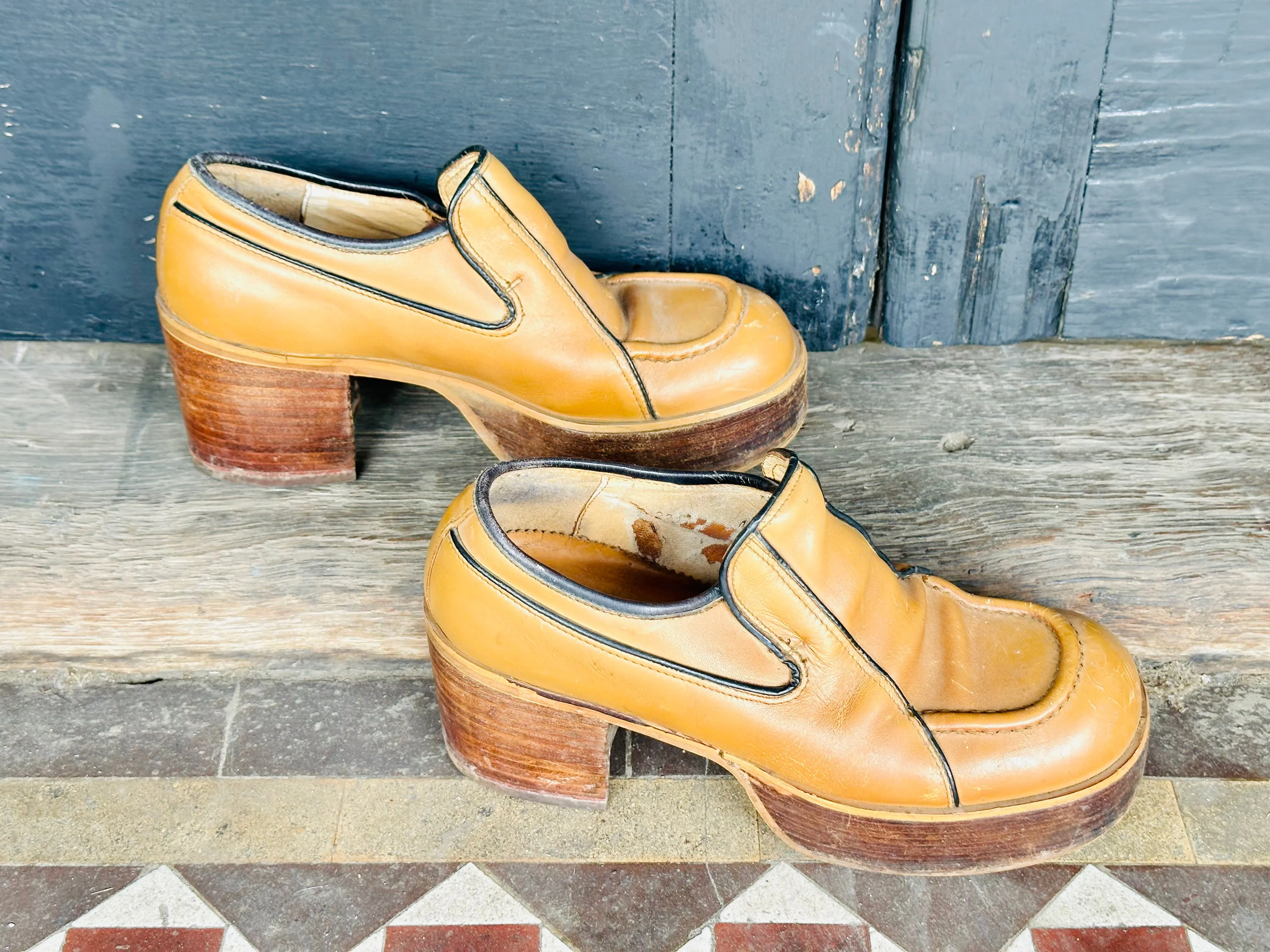 Rare Tan Leather 70s Platform Shoes