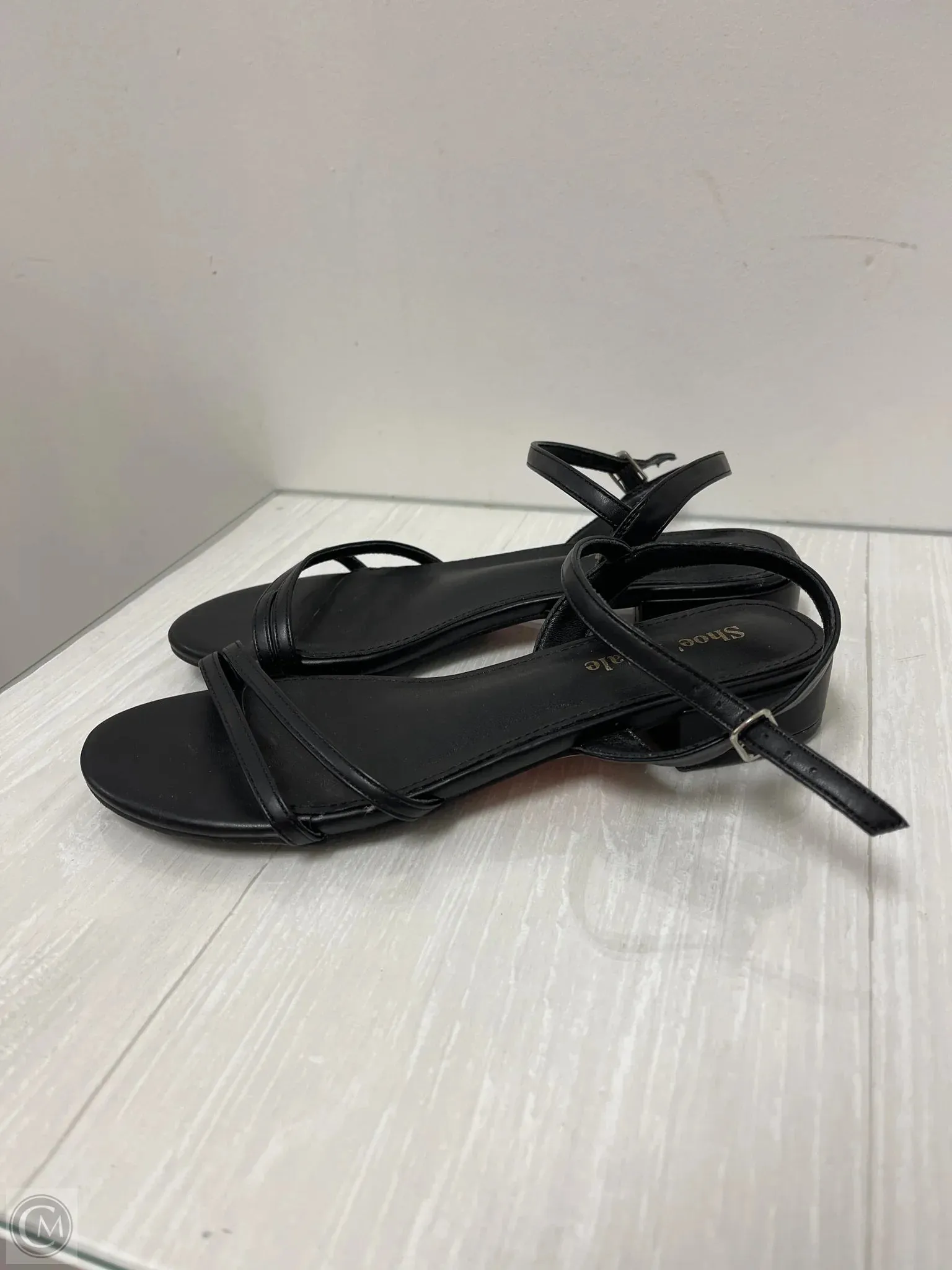 Sandals Flats By Clothes Mentor  Size: 7.5