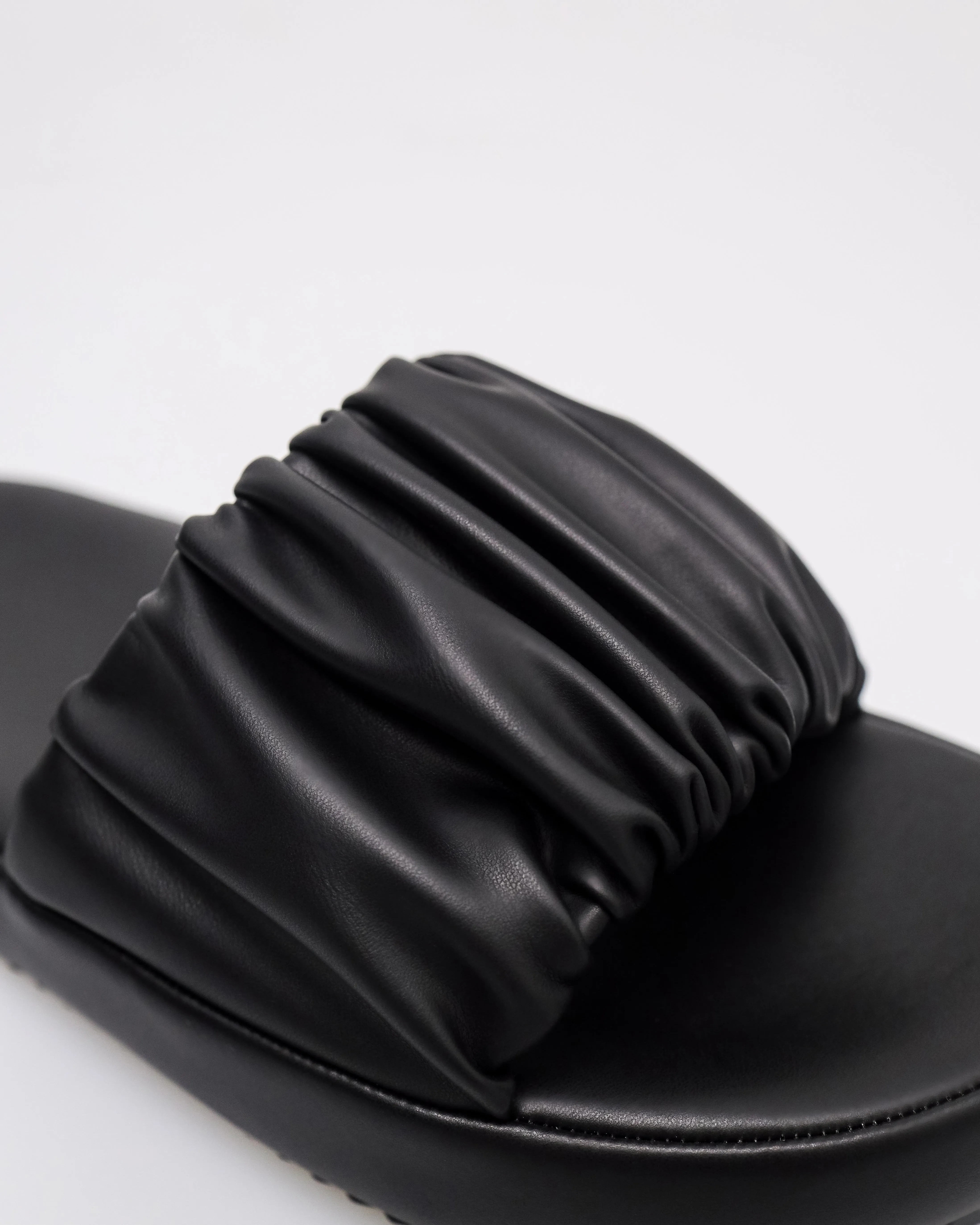 Tomaz NN413 Ladies Pleated Flats