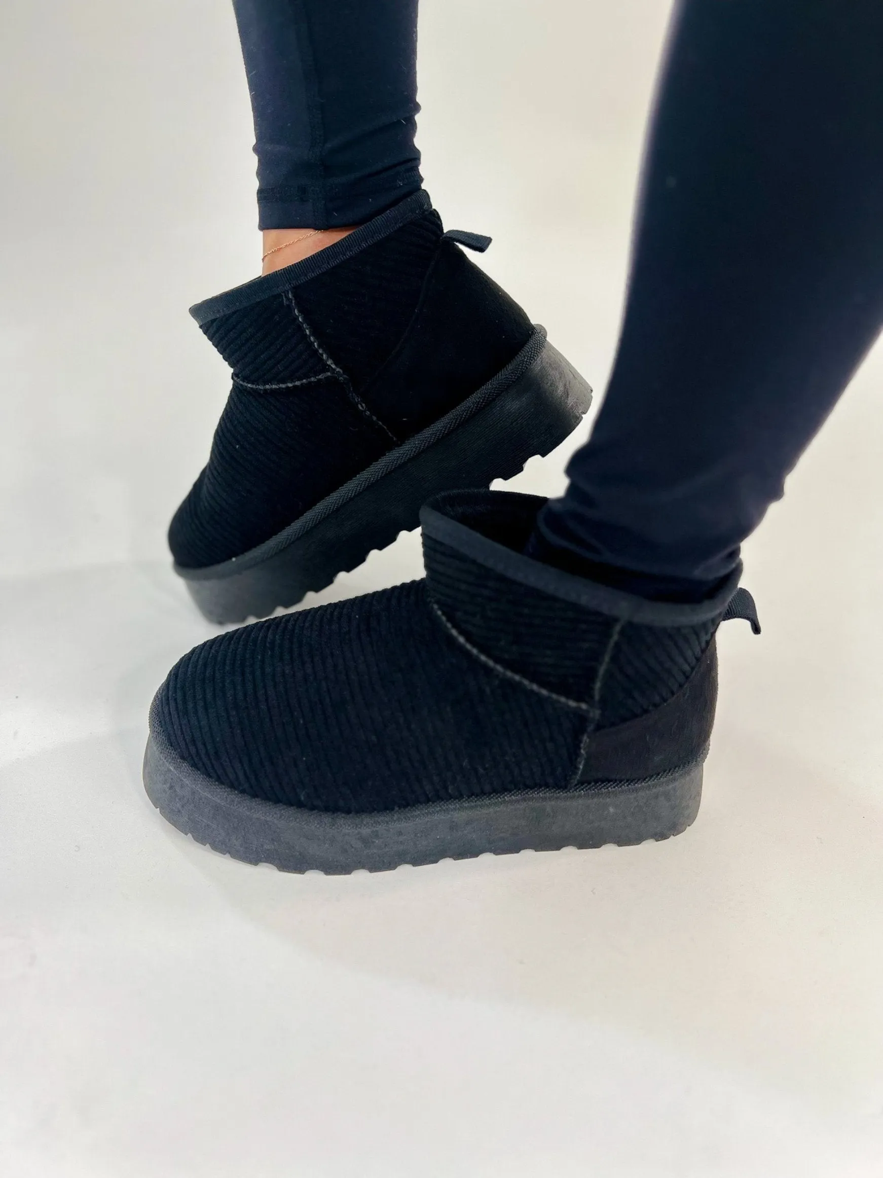 Yarroh Corduroy Platform Booties, Black